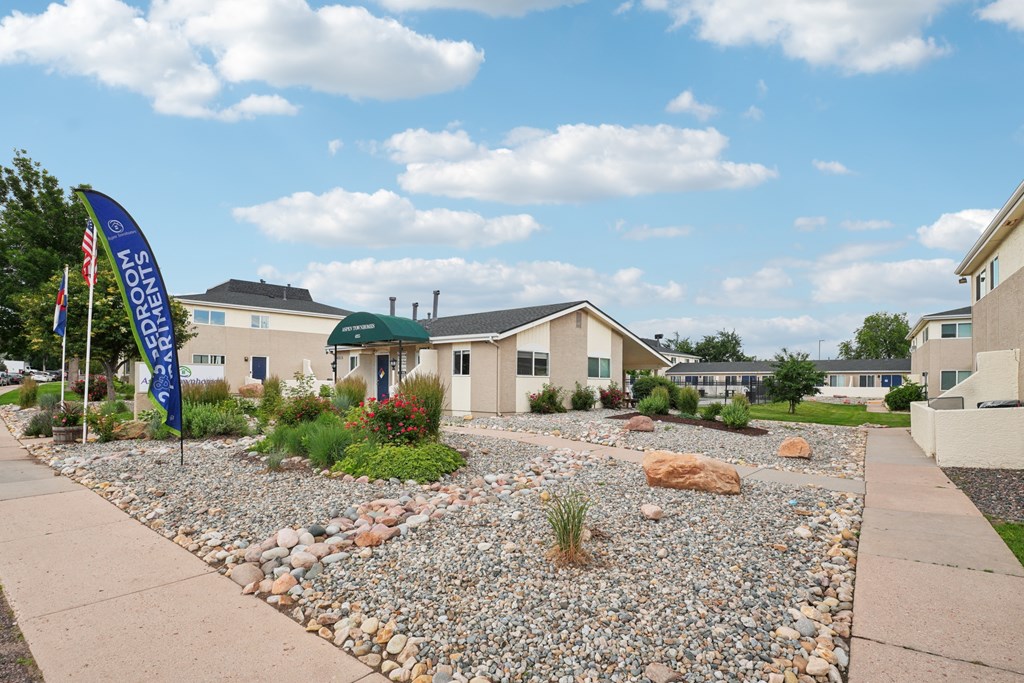 Courtyard View at Aspen Townhomes, Colorado Springs, 80909