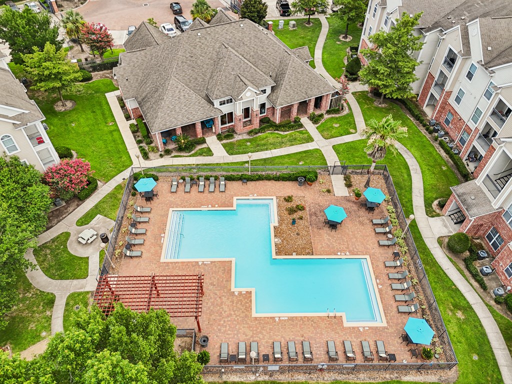 Aerial Pool View at Kingwood Glen, Kingwood