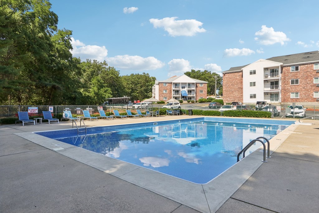 Swimming Pool at Heritage at the River, Manchester, 03102
