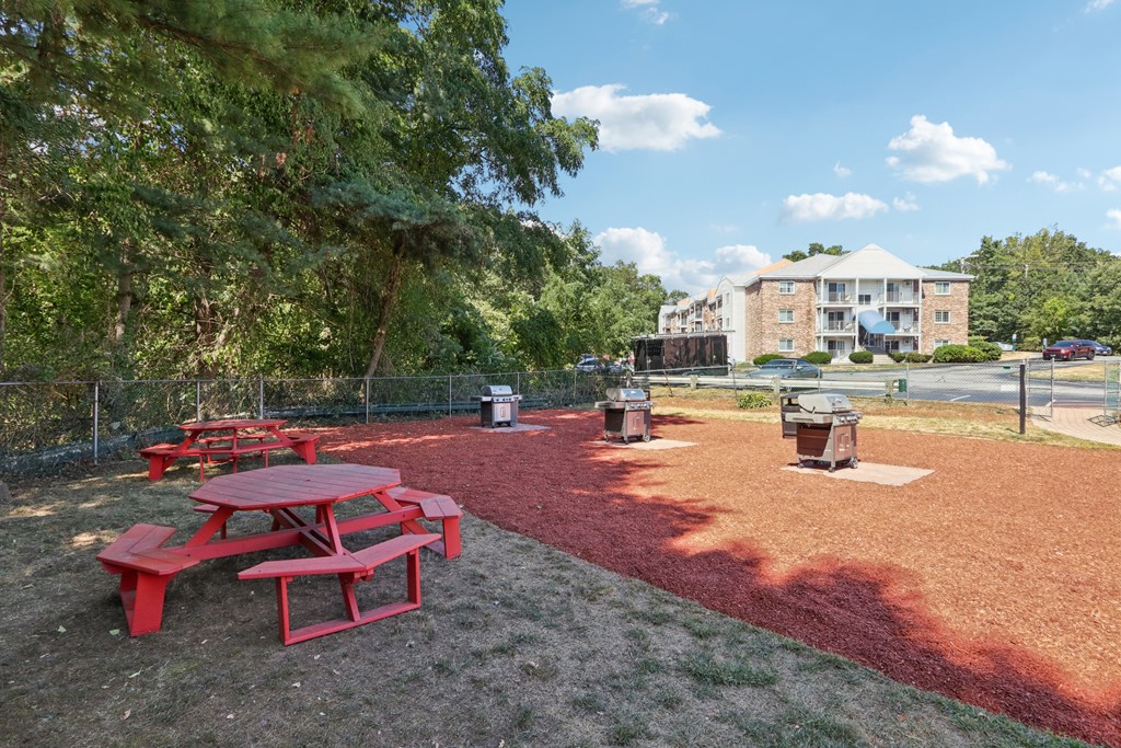 Picnic Area at Heritage at the River, New Hampshire