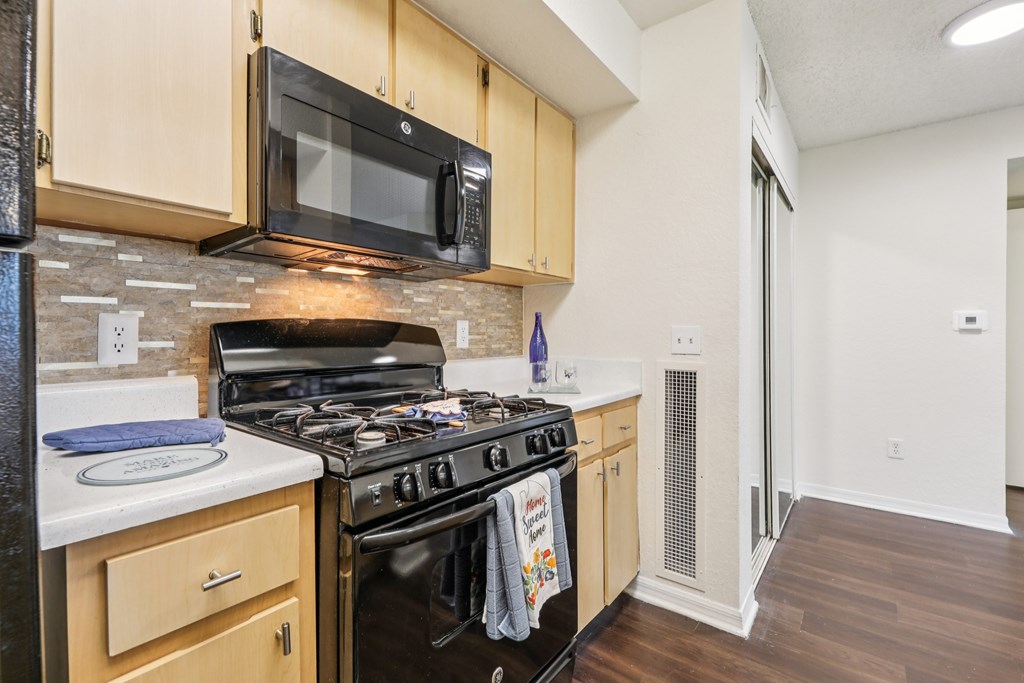Kitchen Appliances at University Park Apartments, Florida