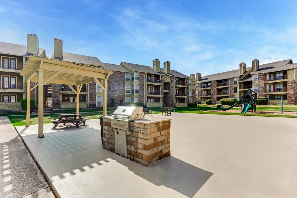 BBQ Area at The Glen Apartments, Lewisville, 75067