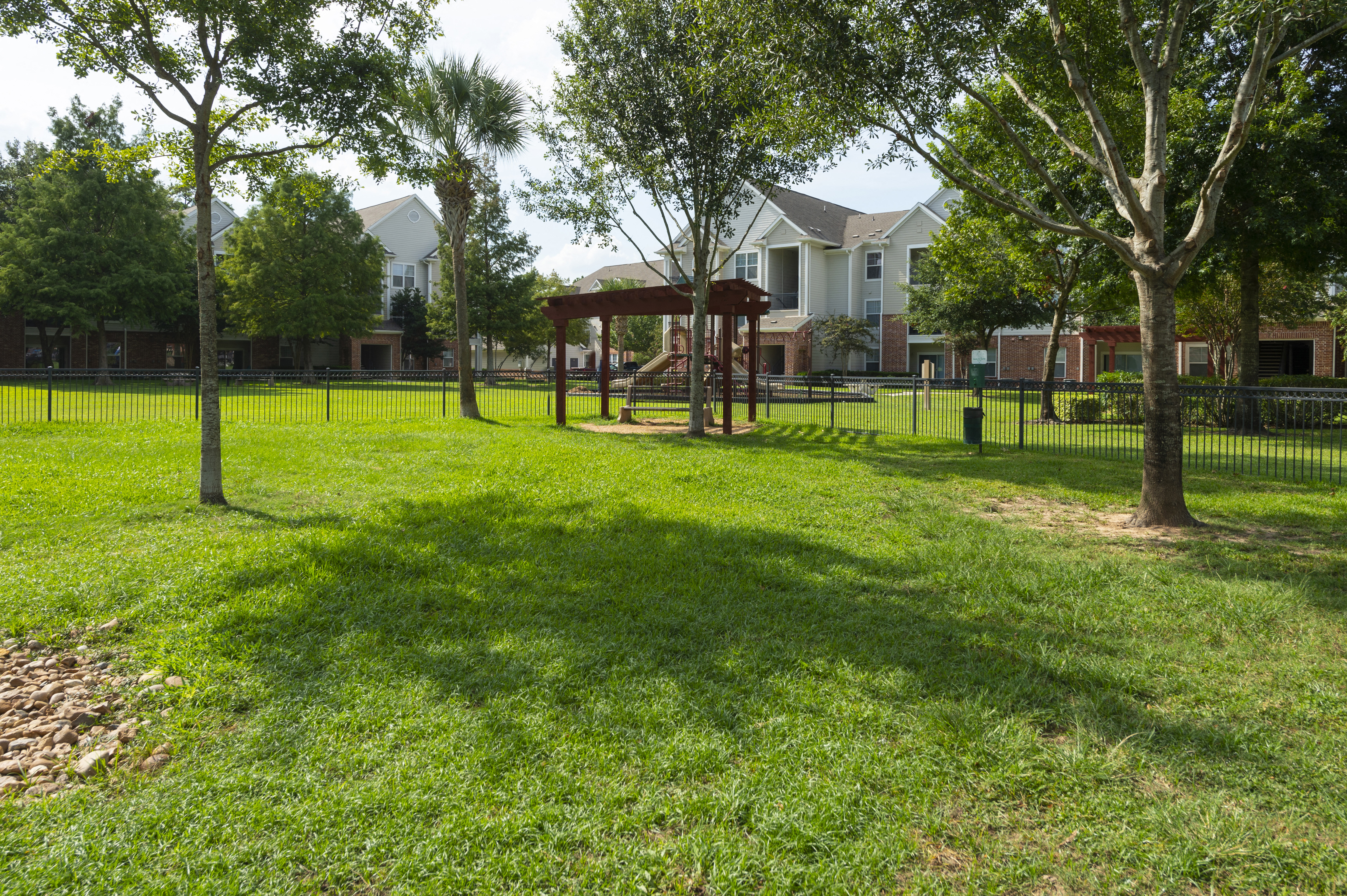 Kingwood Glen Apartments, 200 Northpines Drive, Kingwood