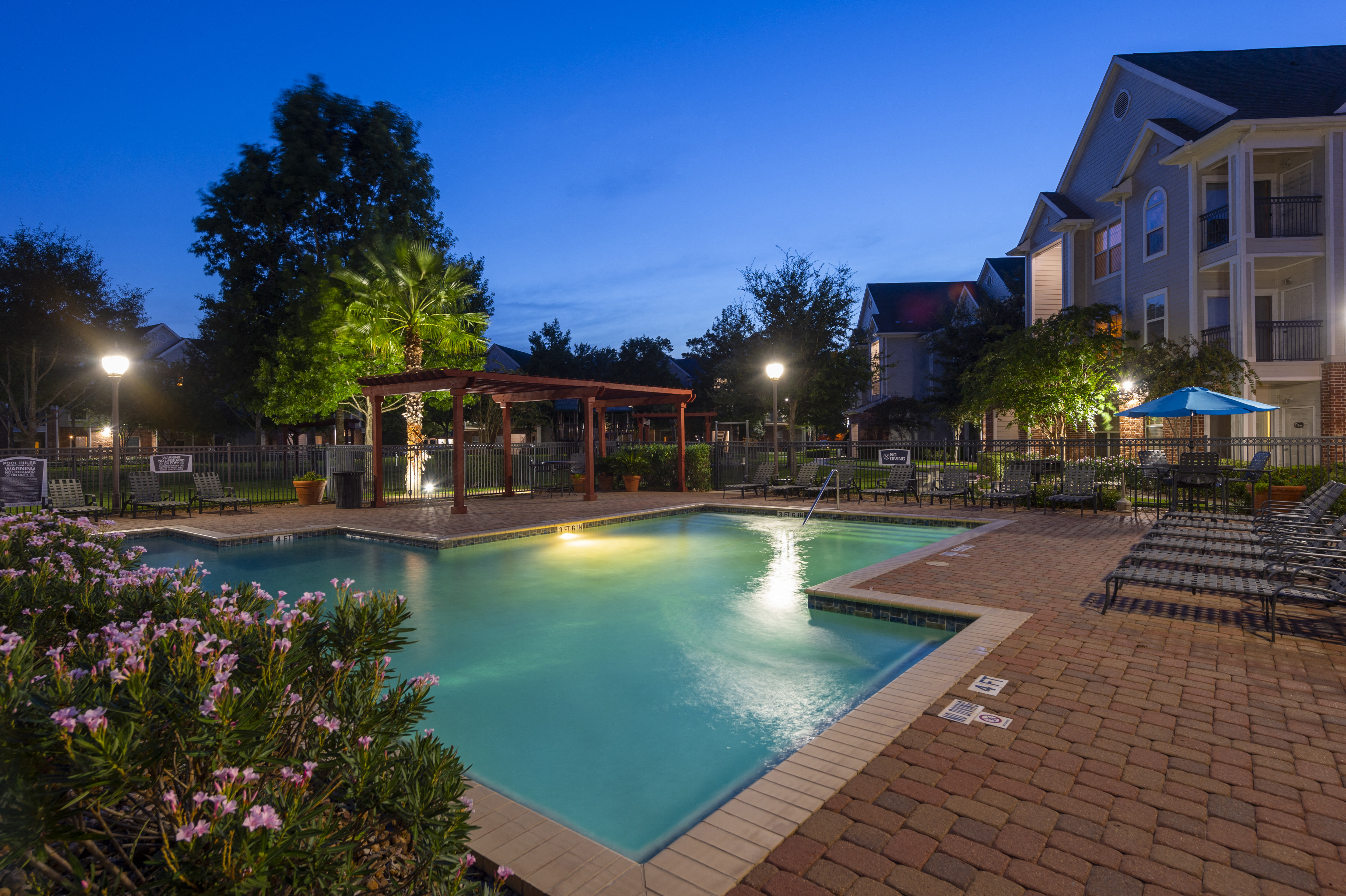 Kingwood Glen Apartments, 200 Northpines Drive, Kingwood