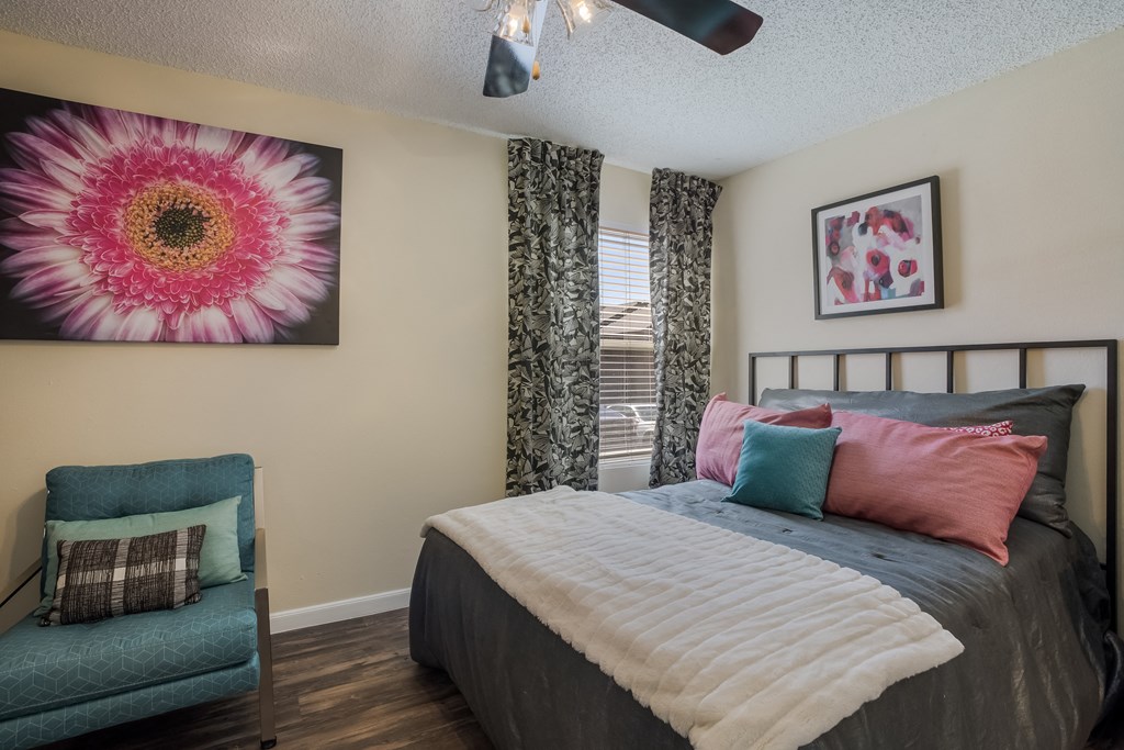 Bedroom at Mountain Run Apartments, New Mexico, 87111