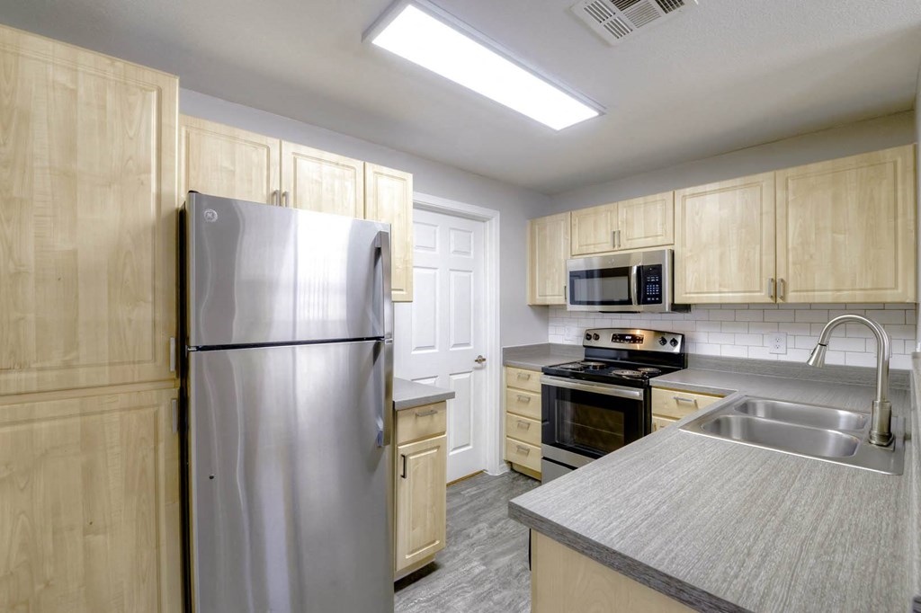 Fully Equipped Kitchen at Sweetwater At Metro North, Phoenix