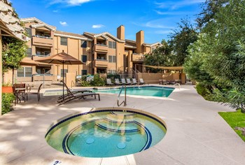 Swimming Pool with Jacuzzi Swimming Pool with Jacuzzi at Arcadia Cove, Arizona - Photo Gallery 2