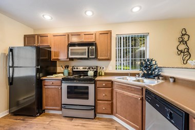 1300 SW Campus Drive 2-3 Beds Apartment for Rent - Photo Gallery 3