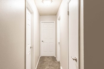 4215 E Pikes Peak Ave. 2-3 Beds Apartment for Rent - Photo Gallery 5