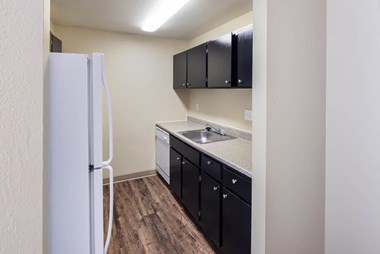 420 E Cheyenne Mountain Blvd. 1-3 Beds Apartment for Rent - Photo Gallery 2
