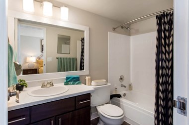 2200 W 10Th Ave 1-2 Beds Apartment for Rent - Photo Gallery 5