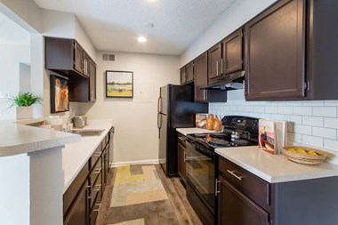 Modern Kitchen at Deer Crest Apartments, Broomfield, 80020 - Photo Gallery 2