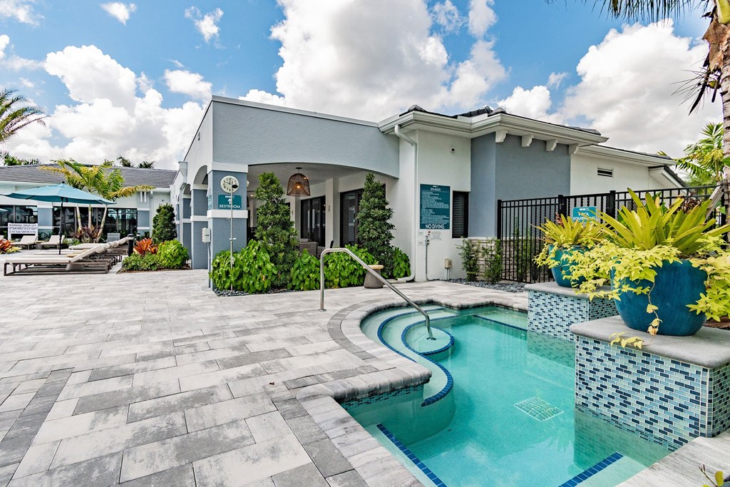 Outdoor Spa Hot Tub at Edge75, Naples, Florida 34104