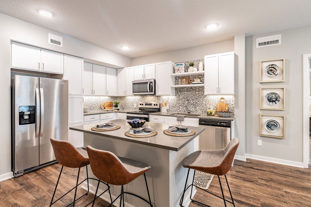 Quartz Countertops at Edge75, 34104