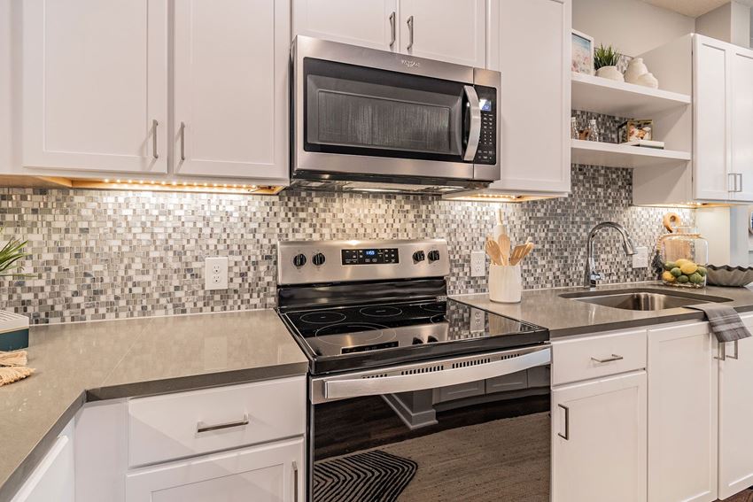 Stainless Steel Appliances Stainless Steel Appliances at Edge75, Naples, FL 34104 - Photo Gallery