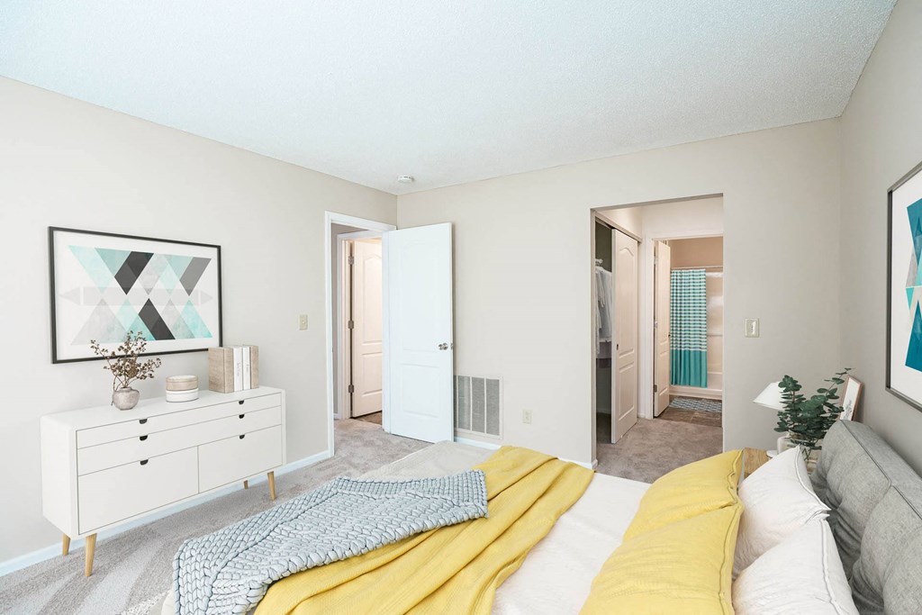 Bedroom with Closet at Glen at Bogey Hills, St. Charles, MO