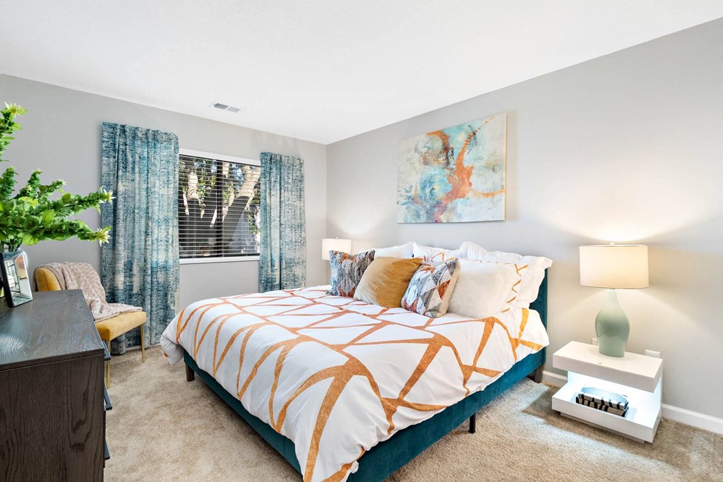 Bedroom with Carpeting at Glen at Bogey Hills, St. Charles, 63303