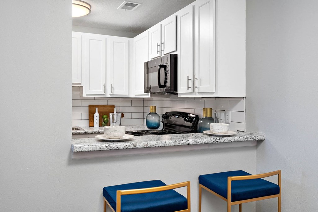 Kitchen with Breakfast Bar at Glen at Bogey Hills, St. Charles, 63303