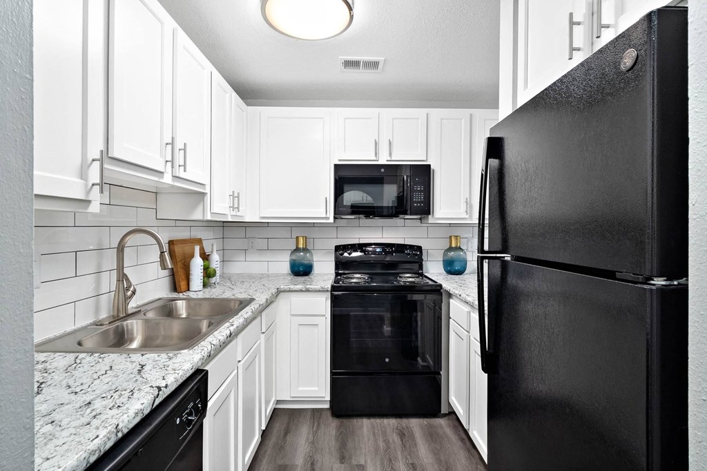 White Kitchen Cabinetry at Glen at Bogey Hills, St. Charles, MO