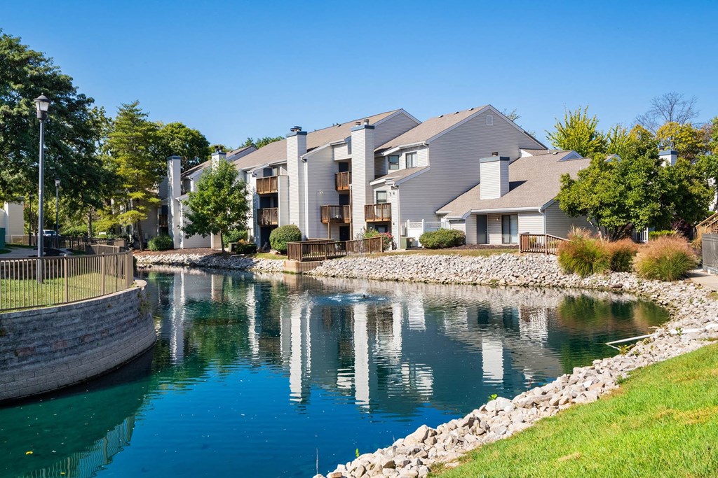 Community Lake at Glen at Bogey Hills, St. Charles