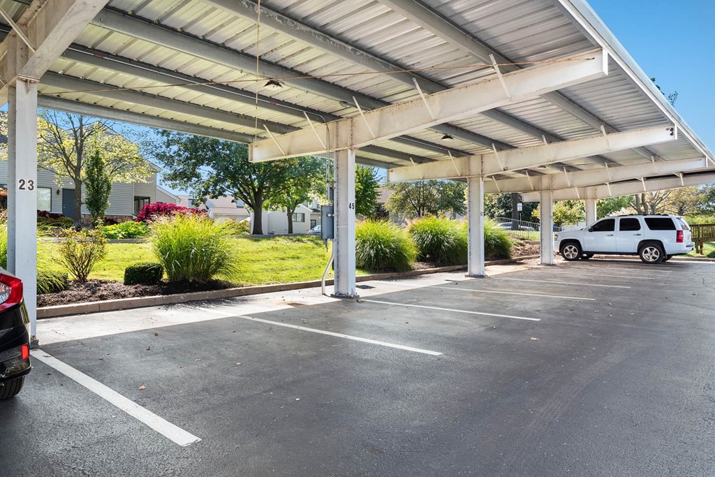 Covered Parking at Glen at Bogey Hills, St. Charles, MO, 63303