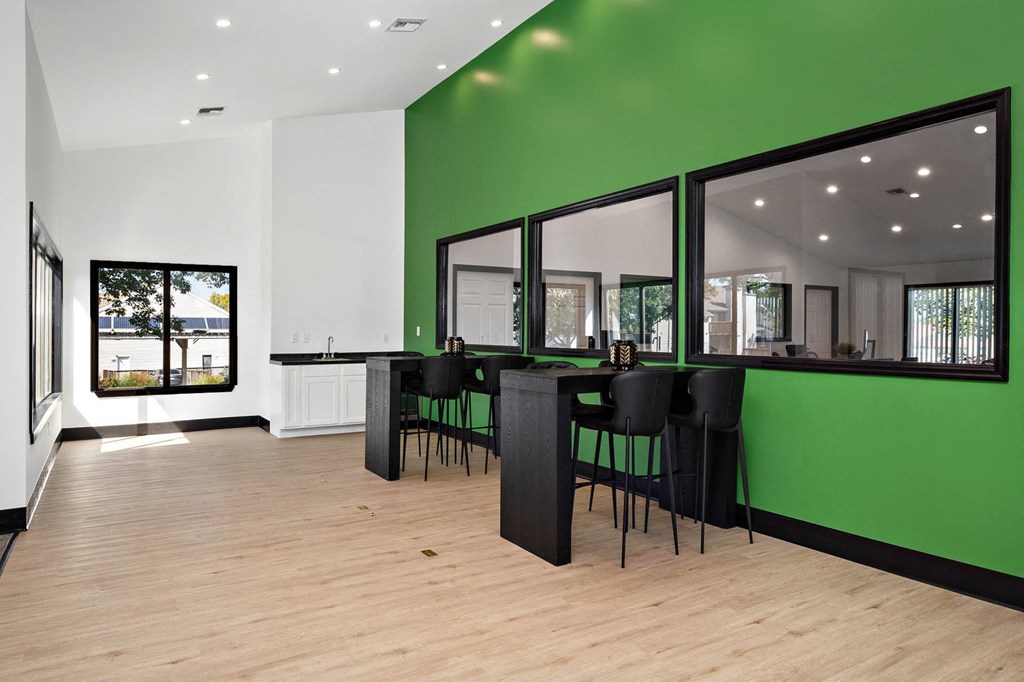 Resident Lounge at Glen at Bogey Hills, Missouri, 63303