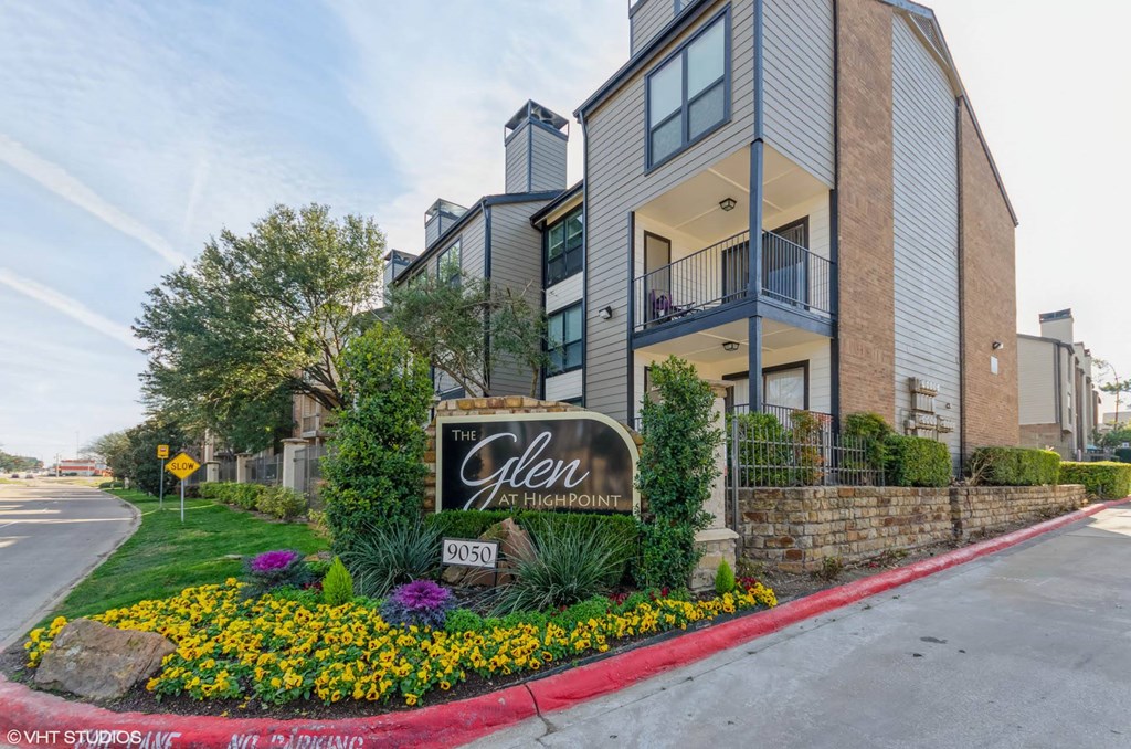 Property Entrance at The Glen at Highpoint, Dallas, TX, 75243