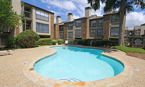 Pool at The Glen at Highpoint, Dallas, TX