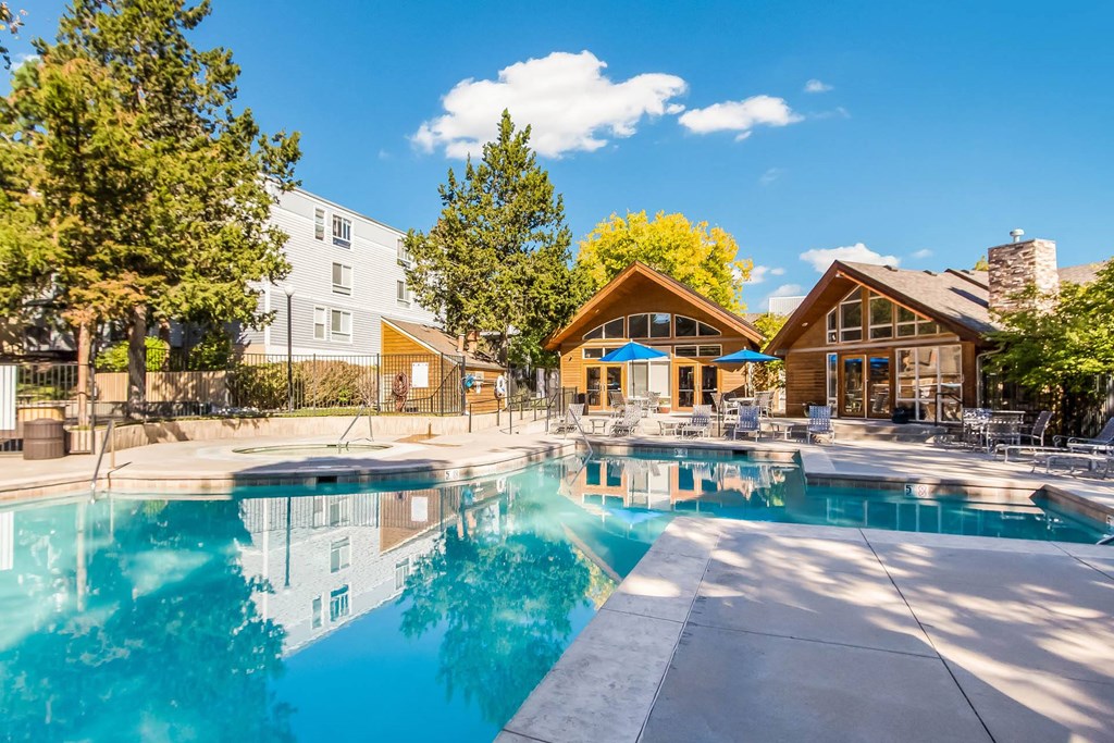 Pool at Glen at Lakewood, Lakewood, CO