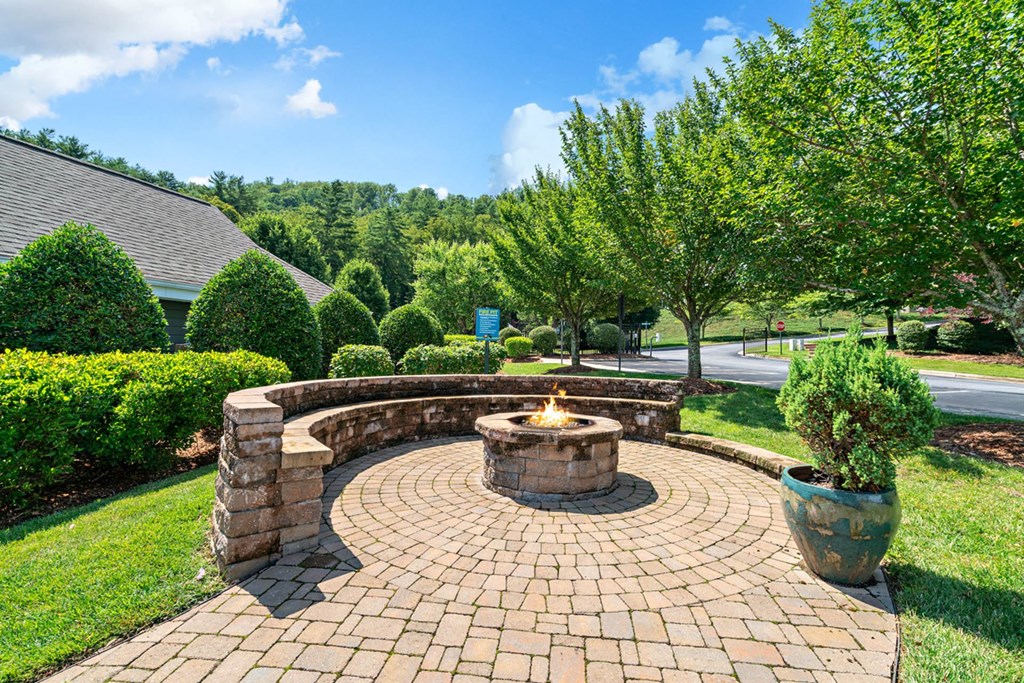 Fire Pit Lounge at Heritage at the Peak, Asheville, NC, 28804