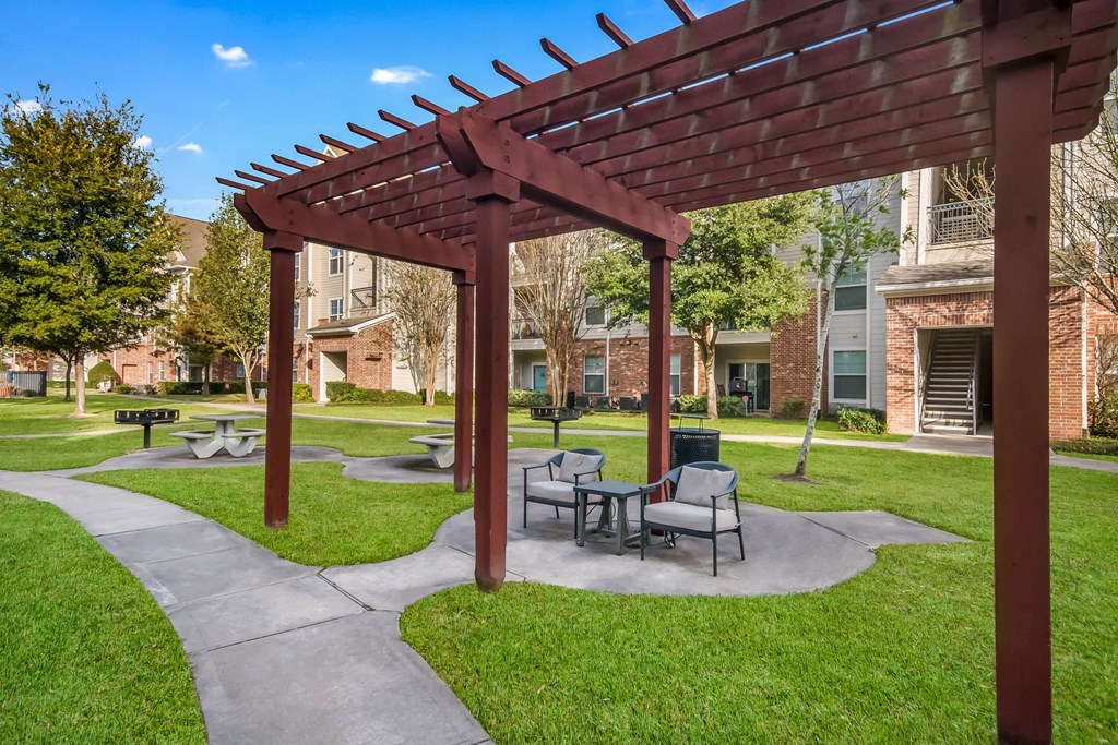 Picnic And Bbq Area at Kingwood Glen, Kingwood, TX, 77339