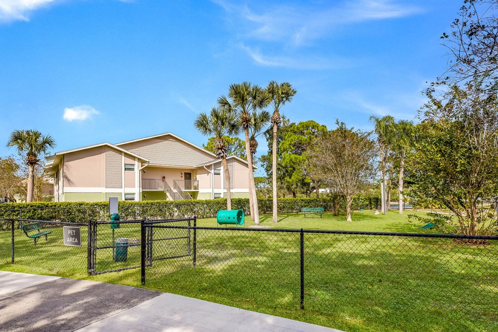 Dog Park at Lakeside Glen Apartments, Melbourne, Florida