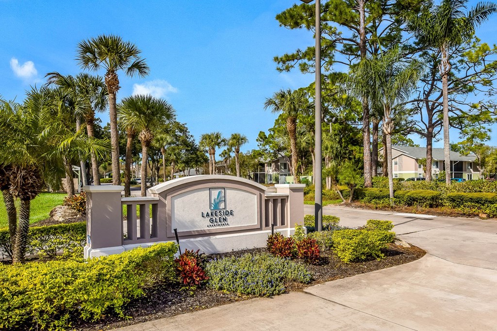 Property Entrance Signage at Lakeside Glen Apartments, Melbourne, 32904