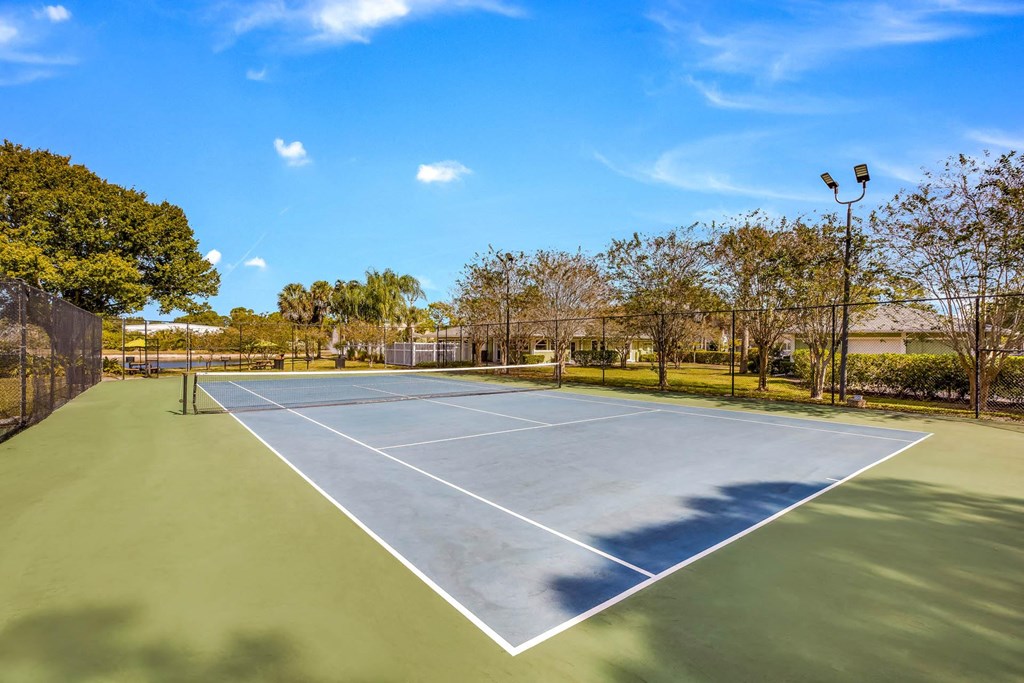 Tennis Court at Lakeside Glen Apartments, Melbourne, FL