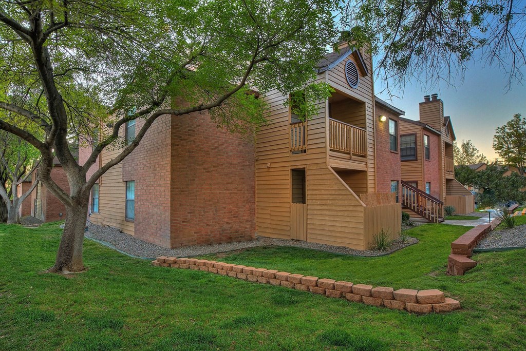 Apartment Exterior at Mountain Run Apartments, New Mexico