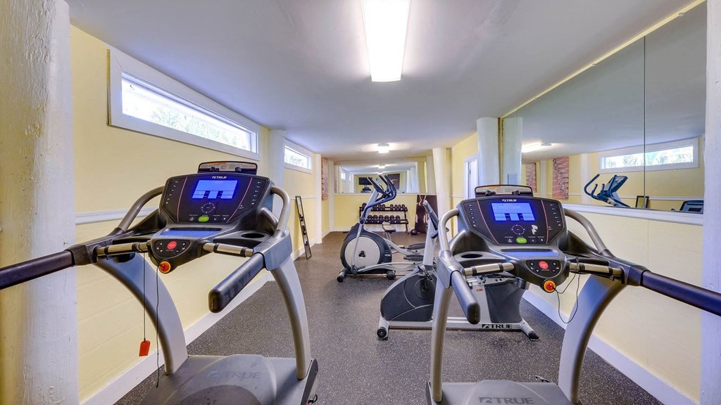 Fitness Center at River Crossing Apartments, Thunderbolt, GA, 31404