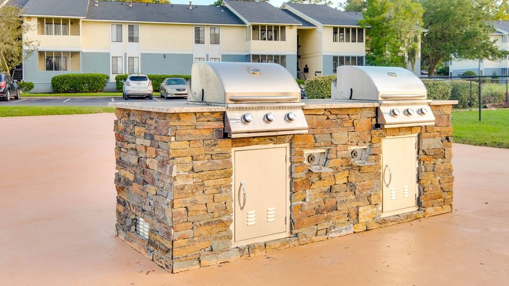 BBQ Grills at River Crossing Apartments, Thunderbolt, GA, 31404