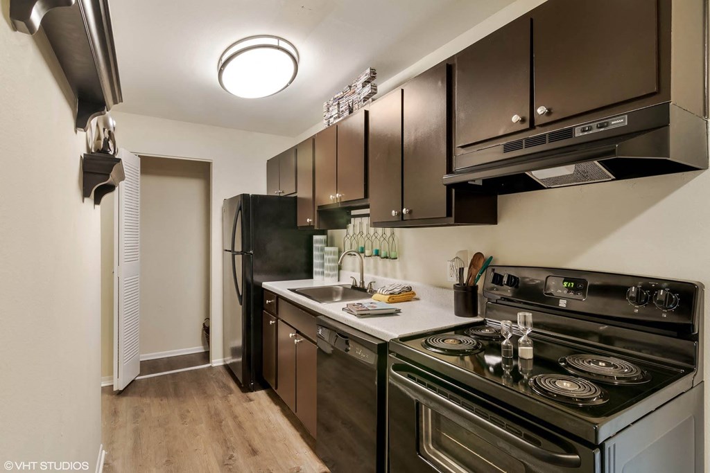 Fully Equipped Kitchen Fully Equipped Kitchen at Sarasota South, Bradenton, FL