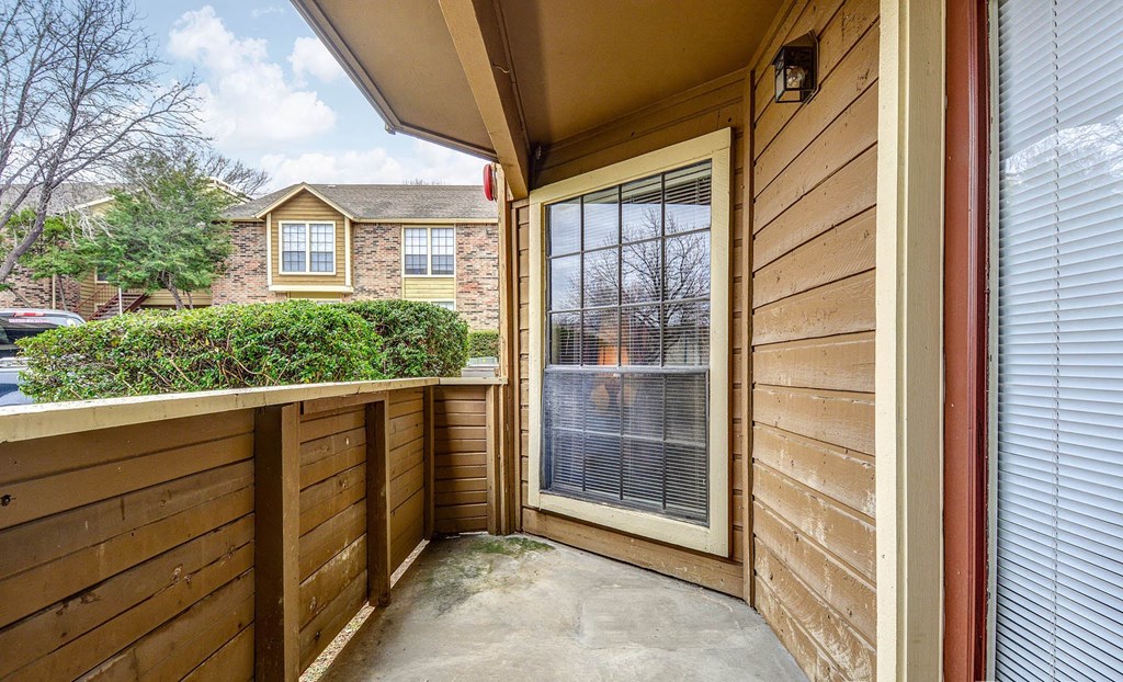 Private Apartment Balcony at The Glen, Lewisville, TX