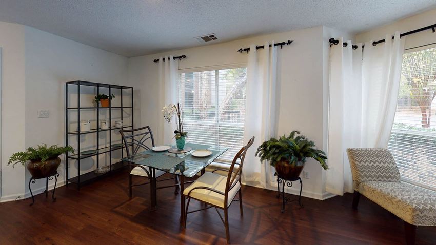 Dining Area Dining Area at University Ridge Apartments, Durham, 27707 - Photo Gallery