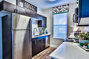 325 N Gibson Rd 3 Beds Apartment for Rent - Photo Gallery 3