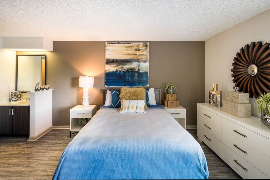 Gorgeous Bedroom at Water's Edge, Sunrise, Florida