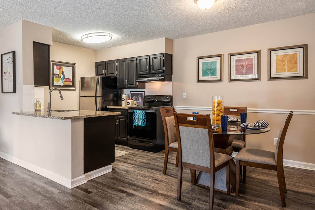 Dining Area at Whisper Lake Apartments, Winter Park, 32792