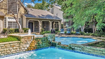 Outdoor Pool and Hot Tub Outdoor Pool and Hot Tub at The Willows on Rosemeade, Dallas - Photo Gallery 4