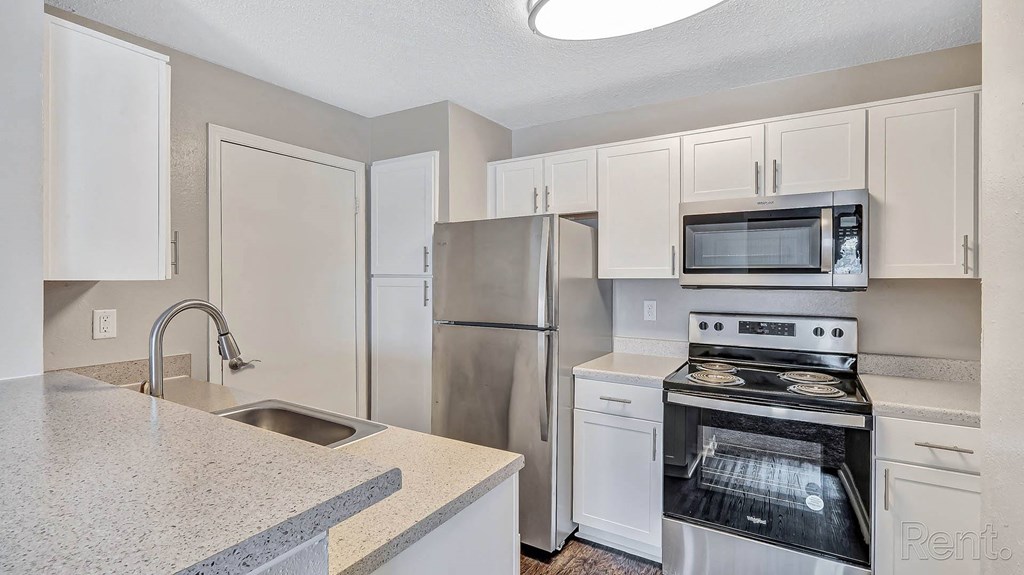 The Willows On Rosemeade Apartments, 4300 Rosemeade Parkway, Dallas, TX