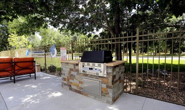 2880 Woodland Hills Drive 1-2 Beds Apartment for Rent - Photo Gallery 4