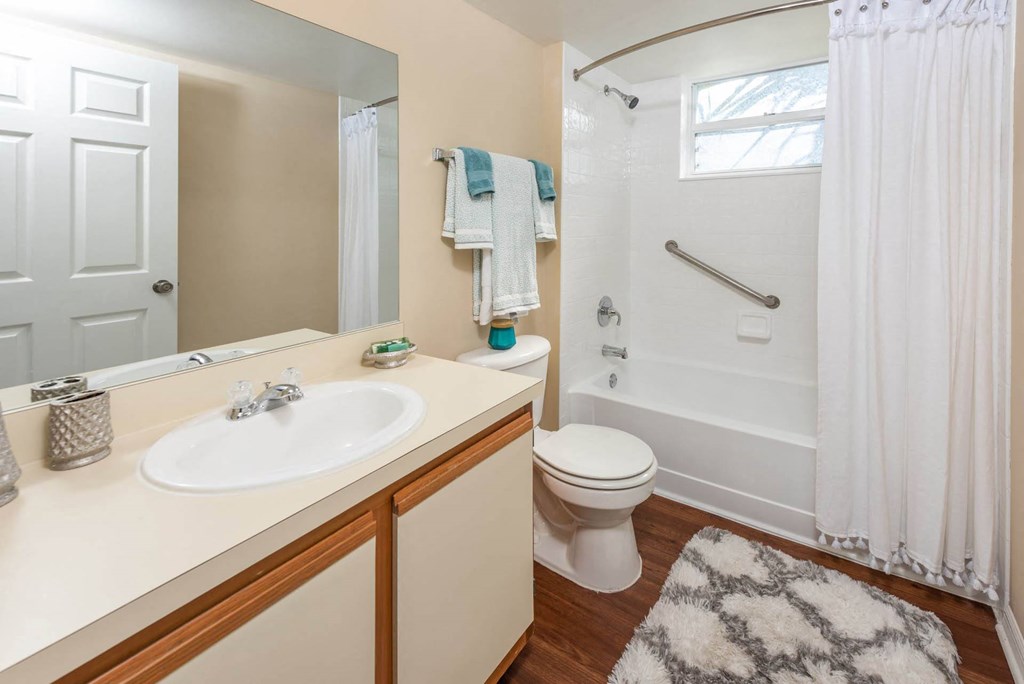 Bathroom at Lakeside Glen Apartments, Florida, 32904