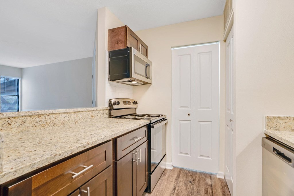 Countertops at Glen at Bogey Hills, Missouri