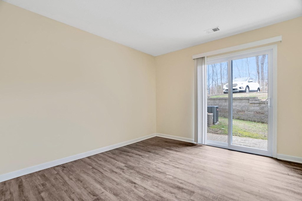 Expansive Window at Glen at Bogey Hills, St. Charles, Missouri