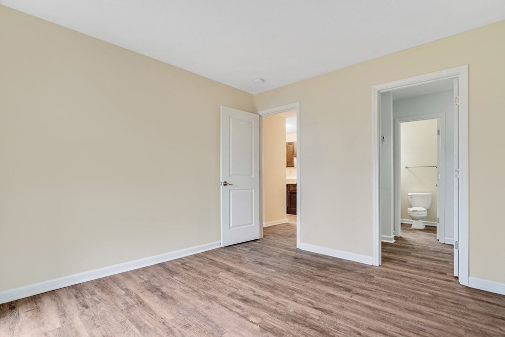 Vacant Bedroom at Glen at Bogey Hills, St. Charles, MO